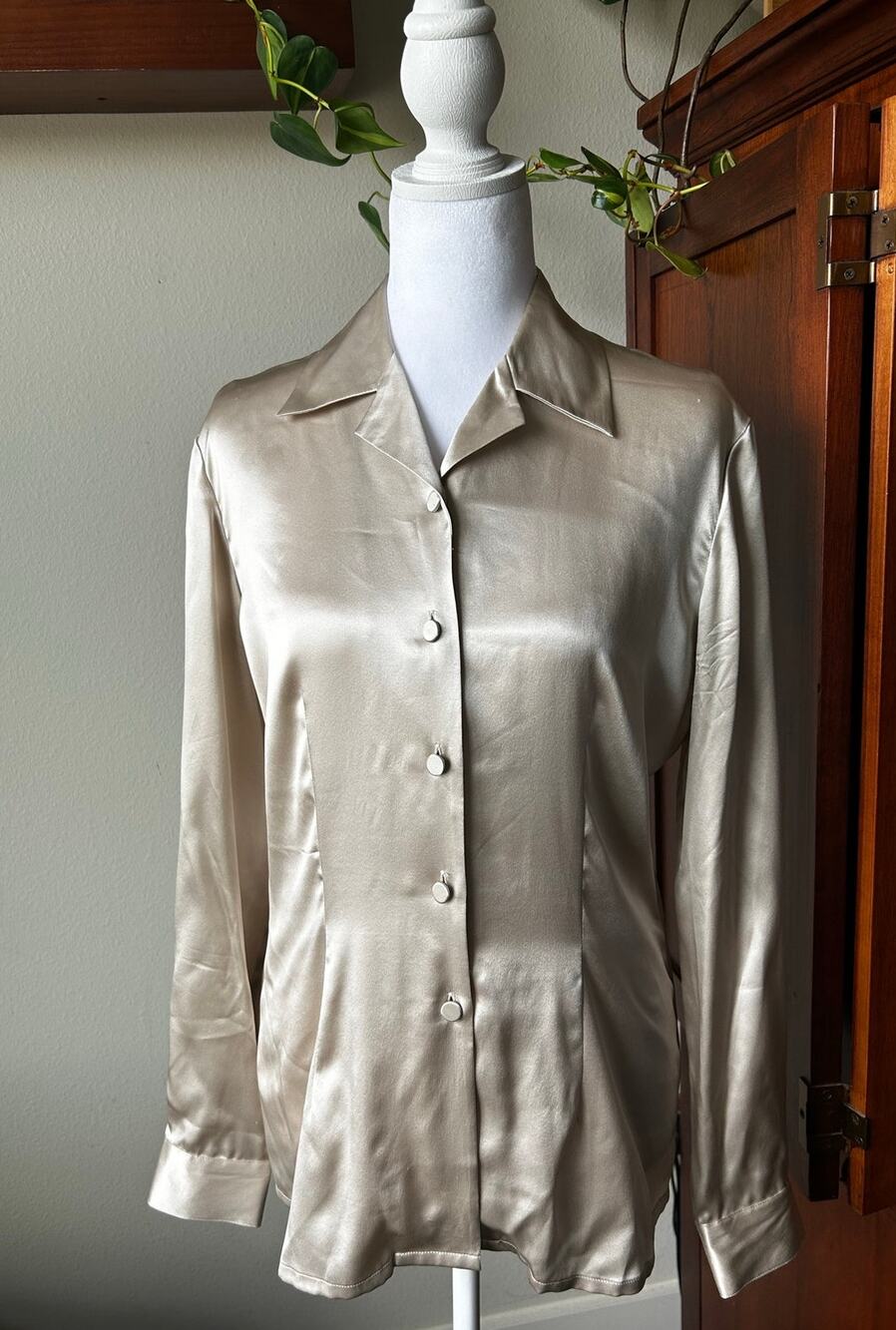 Vintage City Silk Champagne Long Sleeve Button-Down Blouse Size Small